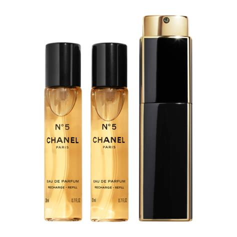 Chanel twist and spray